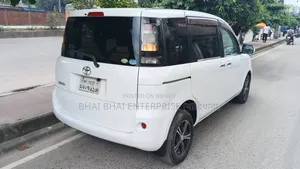 টয়োটা সিয়েন্টা ২০১১ পার্ল