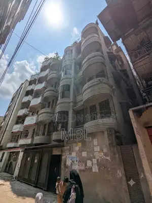 Furnished Twenty-Bedroom Block of Flats in Mohammadpur for Sale
