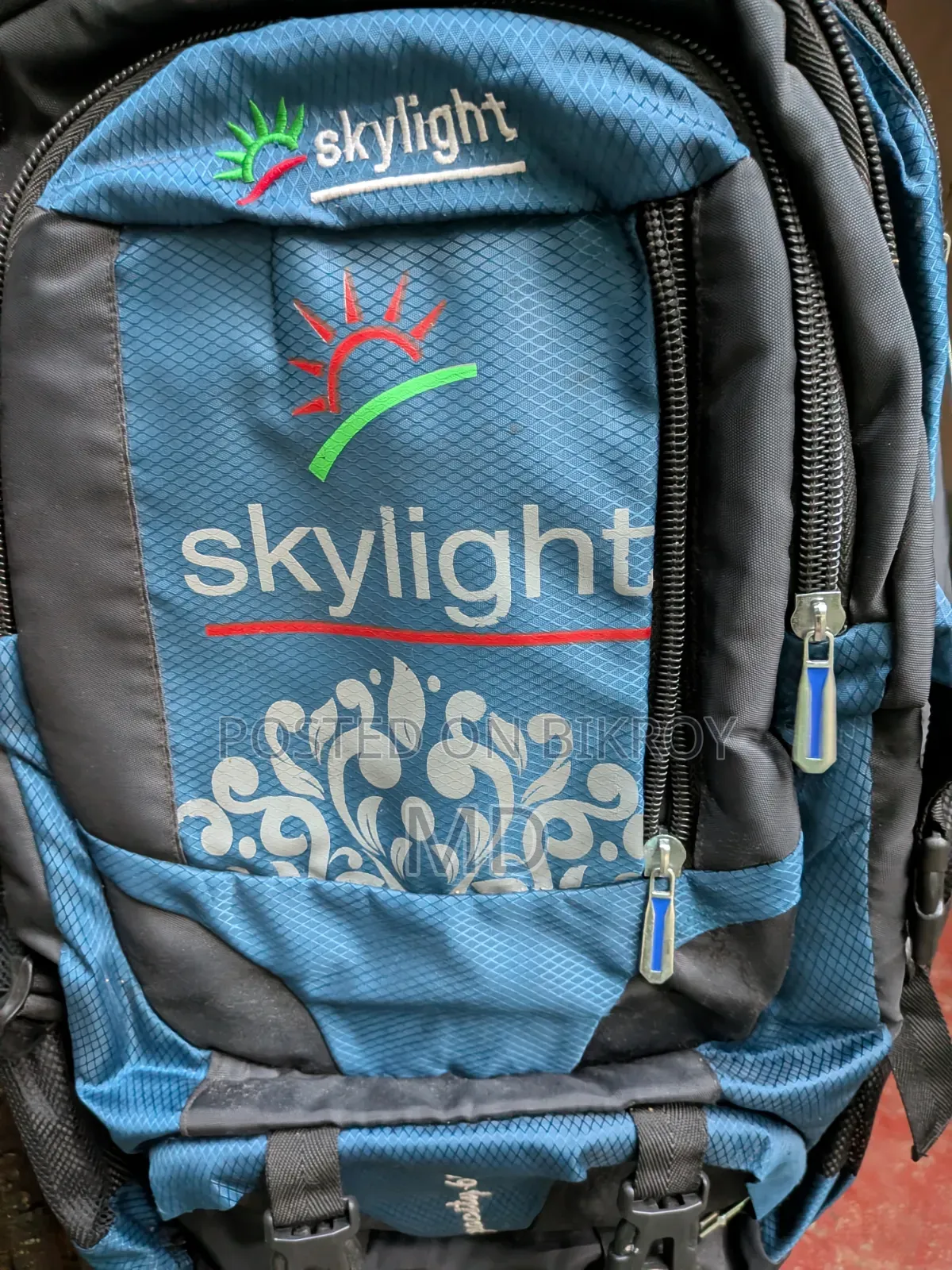 Skylight Travel Bag (suitable for flatlands and mountains).