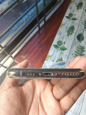অ্যাপল আইফোন এক্সএস ৬৪ জিবি গোল্ড