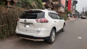 নিসান এক্স-ট্রেইল ২.০ হাইব্রিড এফডব্লিউডি ২০১৫ পার্ল