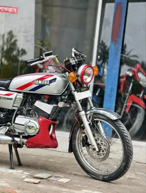 Yamaha 1996 Silver