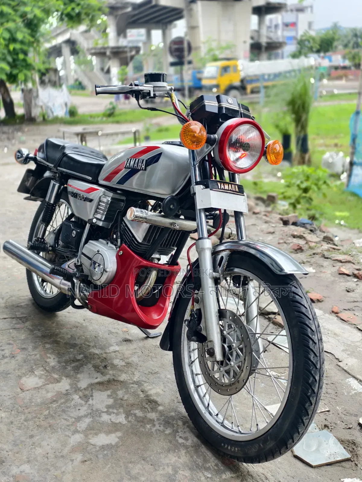 Yamaha 1996 Silver