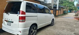 Toyota Noah 2005 Pearl
