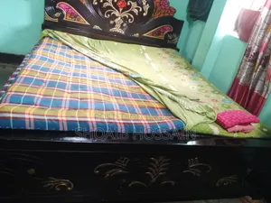 ৬/৭ ফিট বেড