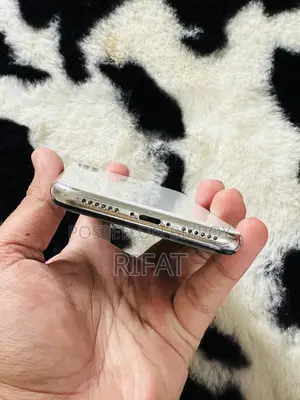 Apple iPhone X 64 GB White