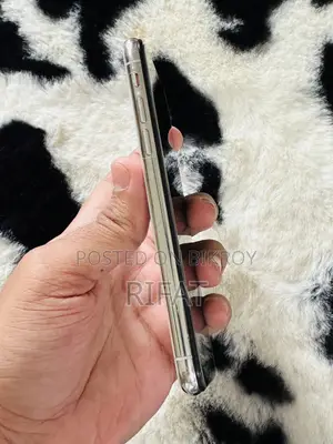 Apple iPhone X 64 GB White