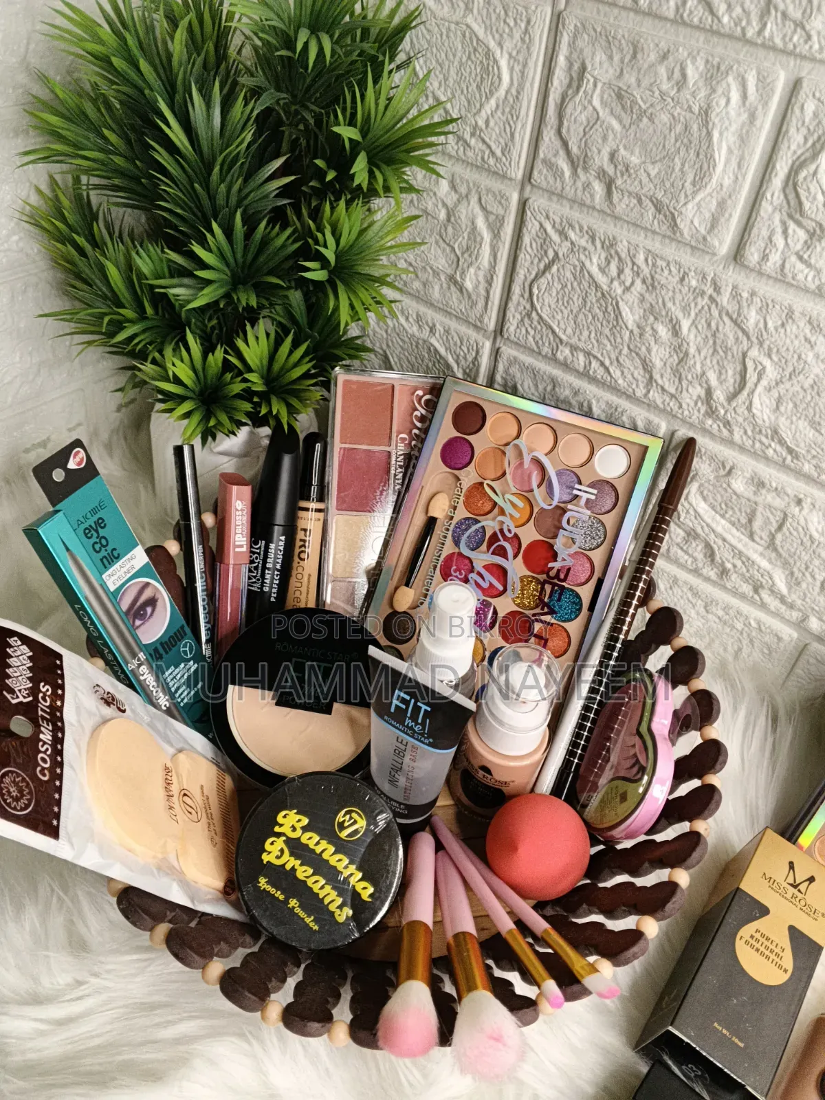 Full Makeup Combo Set at 999 Taka