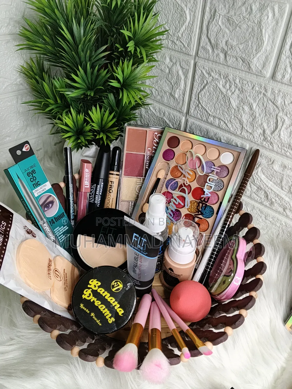 Full Makeup Combo Set at 999 Taka