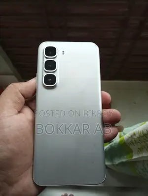 ইনফিনিক্স হট ৬০ প্রো+ ২৫৬ জিবি সাদা