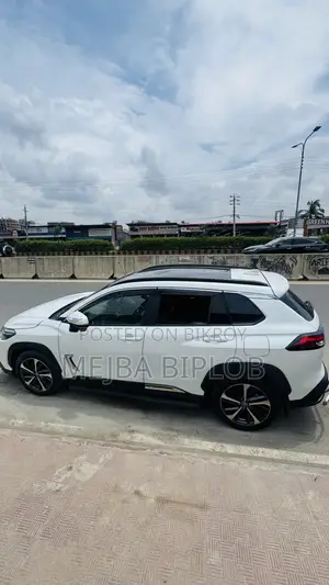 Toyota Corolla Cross 1.8 Hybrid AWD 2022 Pearl