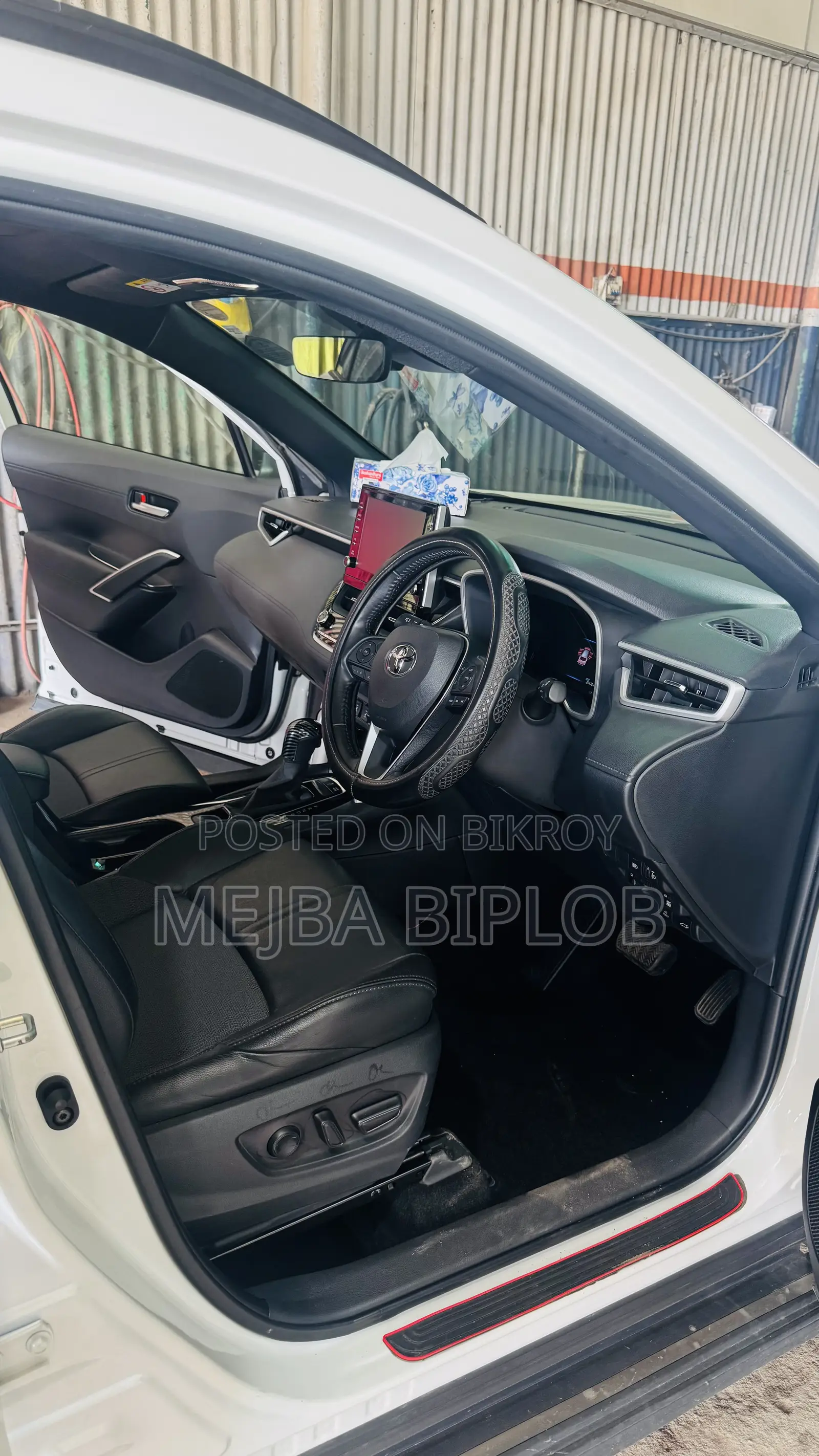 Toyota Corolla Cross 1.8 Hybrid AWD 2022 Pearl