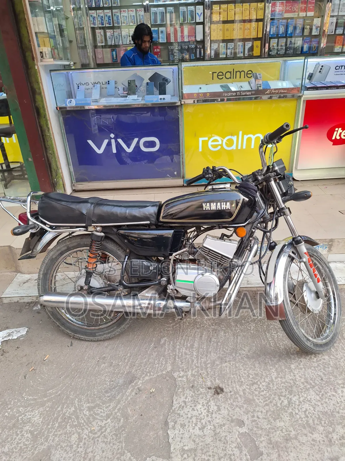 ইয়ামাহা ২০০১ ব্ল্যাক