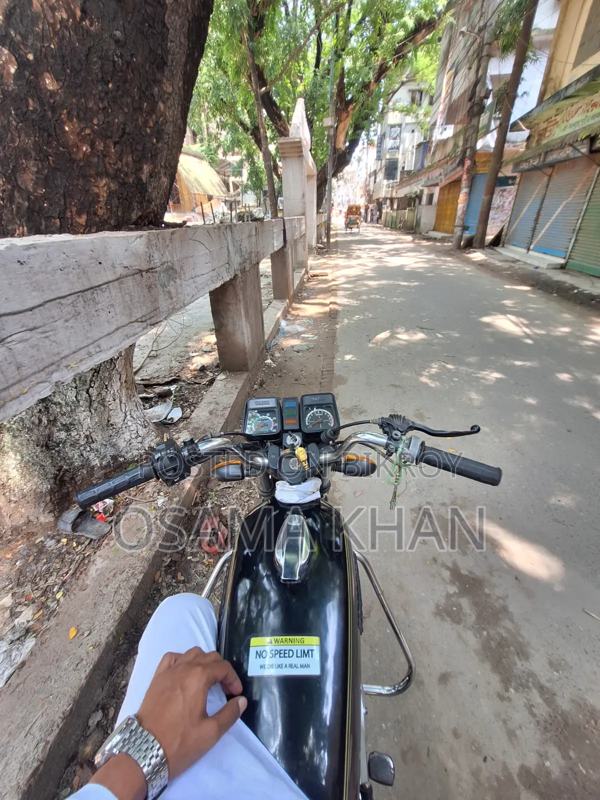 ইয়ামাহা ২০০১ ব্ল্যাক