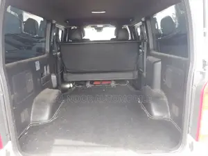 Toyota HiAce 2021 White