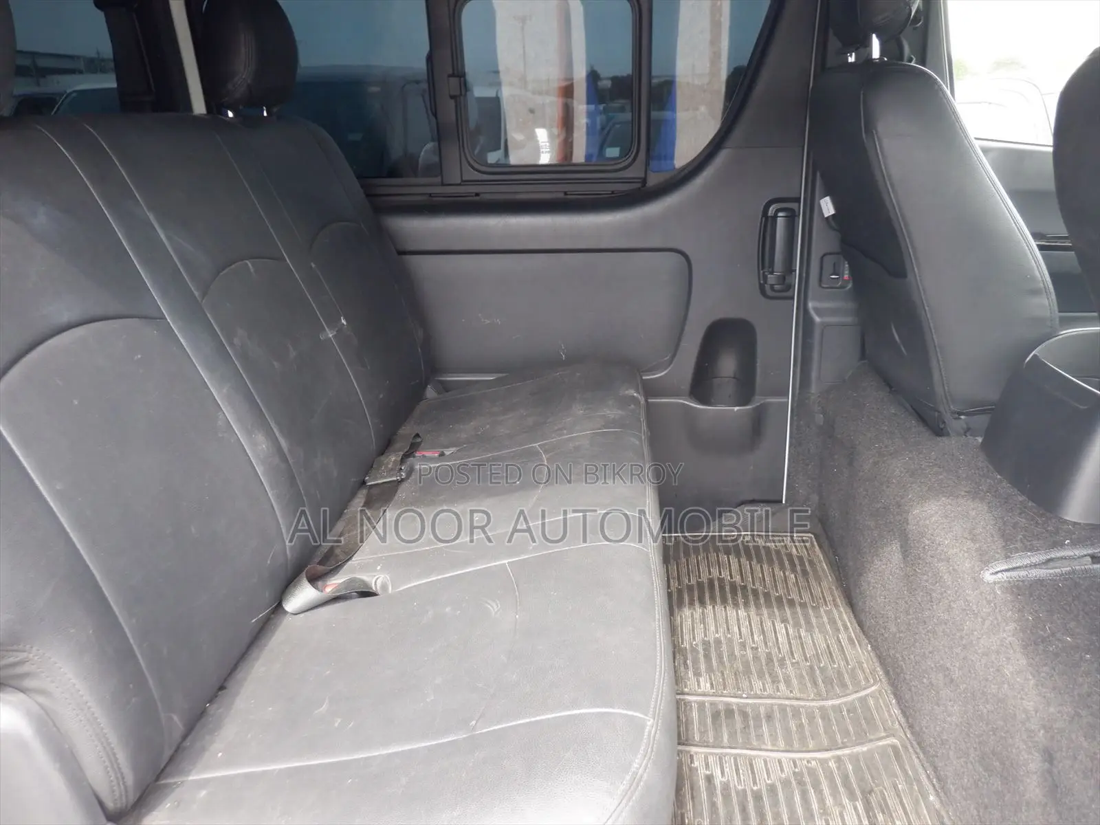Toyota HiAce 2021 White