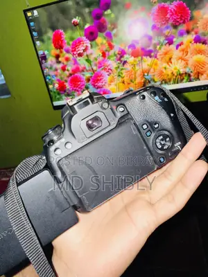 Canon 77D /18-55mm Lens