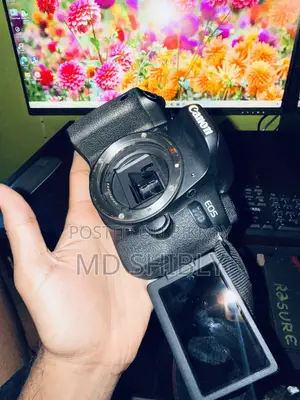 Canon 77D /18-55mm Lens