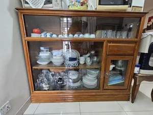 কাঠের শোকেস