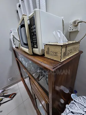 কাঠের শোকেস