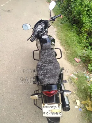 মাহিন্দ্রা সেঞ্চুরো ২০১৫ কালো