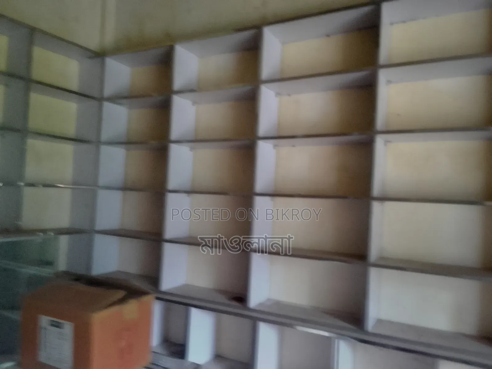 ফার্মেসীর মেডিসিন রাখার জন্য রেক বিক্রয় করা হবে।