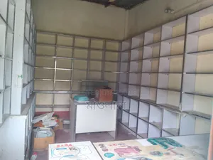 ফার্মেসীর মেডিসিন রাখার জন্য রেক বিক্রয় করা হবে।