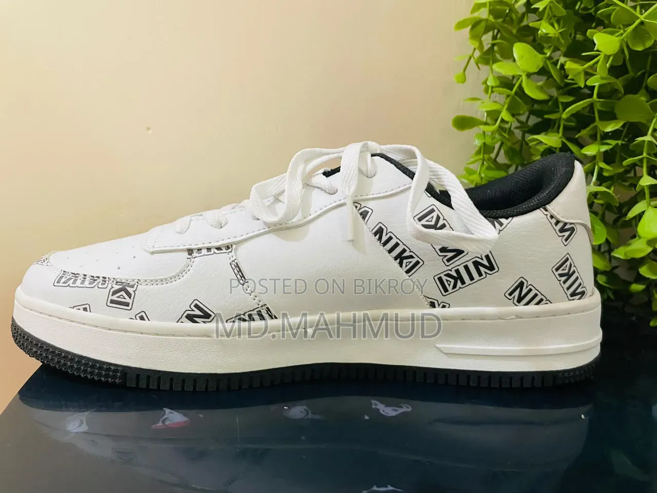 Unused Trendy White Sneakers - Size 43 Available!