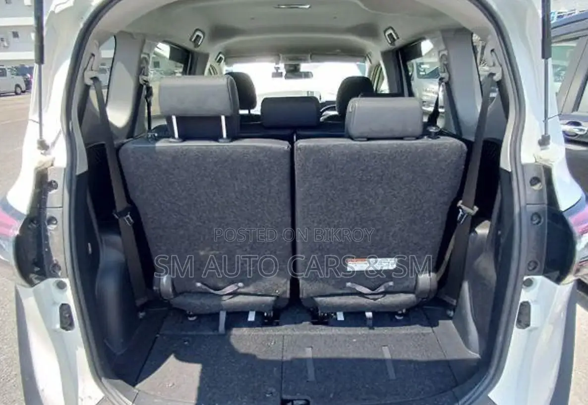 Toyota Sienta 1.5 Hybrid FWD 2021 Pearl