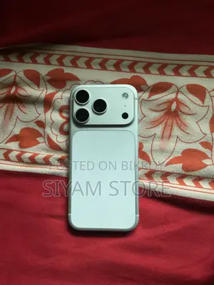 অ্যাপল আইফোন ১৭ প্রো ২৫৬ জিবি সিলভার