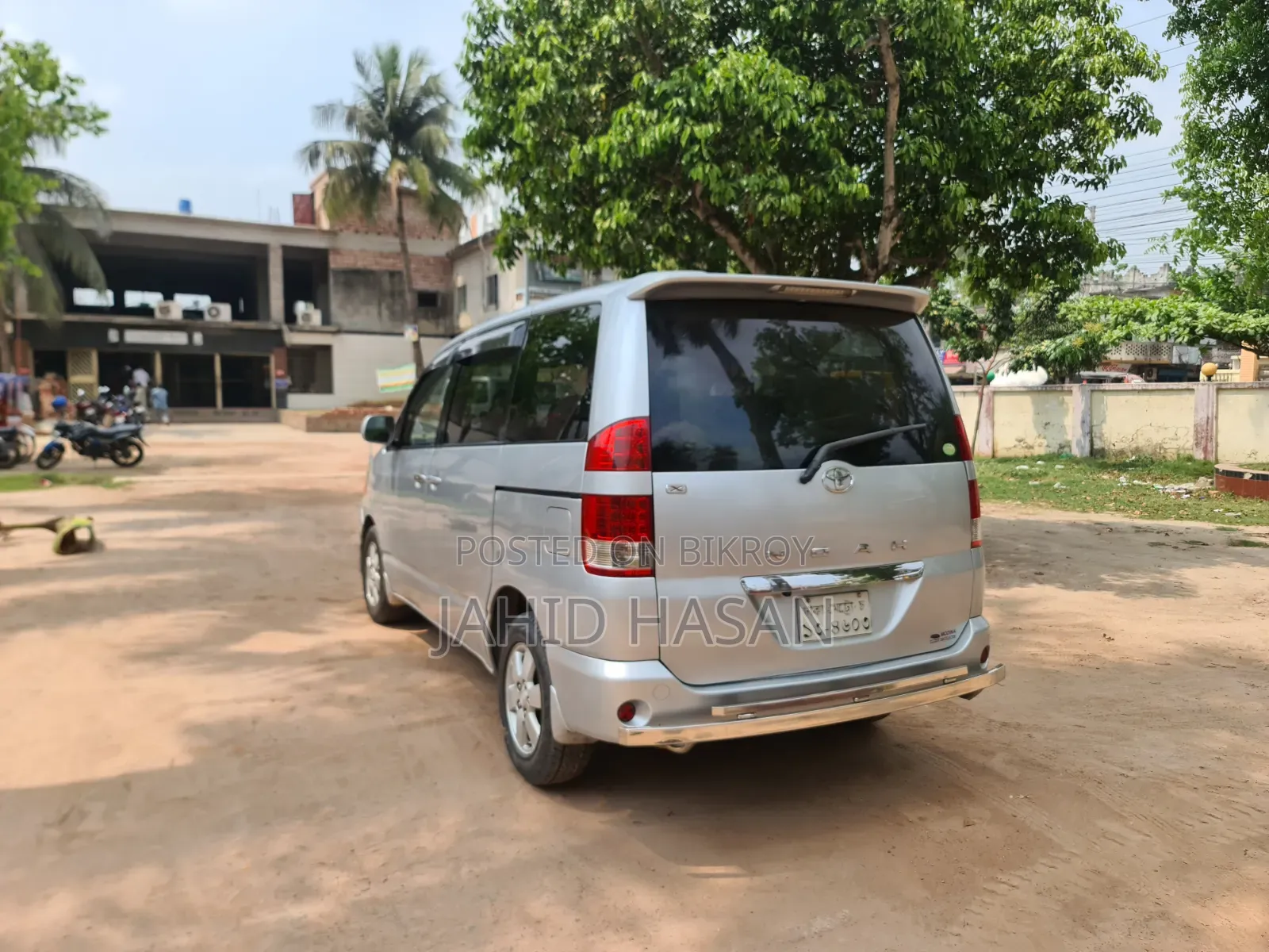 Toyota Noah 2004 Silver