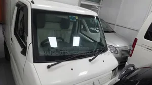 মিতসুবিসি ফ্রিজার ভ্যান ২০১২