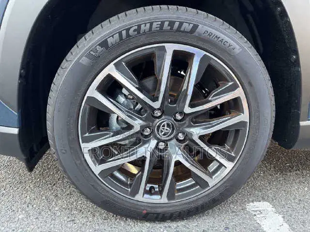 New Toyota Corolla Cross 2026 Gray