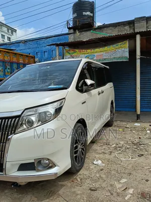 টয়োটা নোয়া ২০১৫ পার্ল