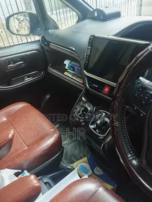 Toyota Esquire 2.0 AWD (7 seater) 2018 Black
