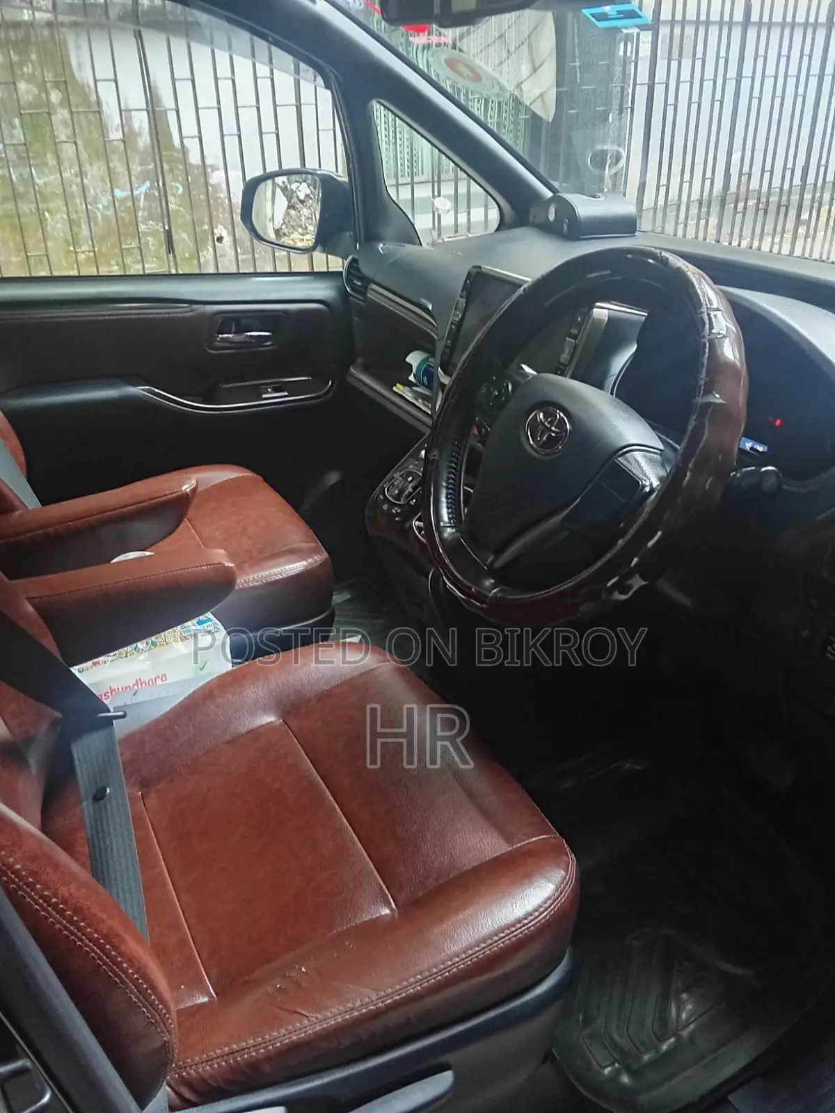 Toyota Esquire 2.0 AWD (7 seater) 2018 Black