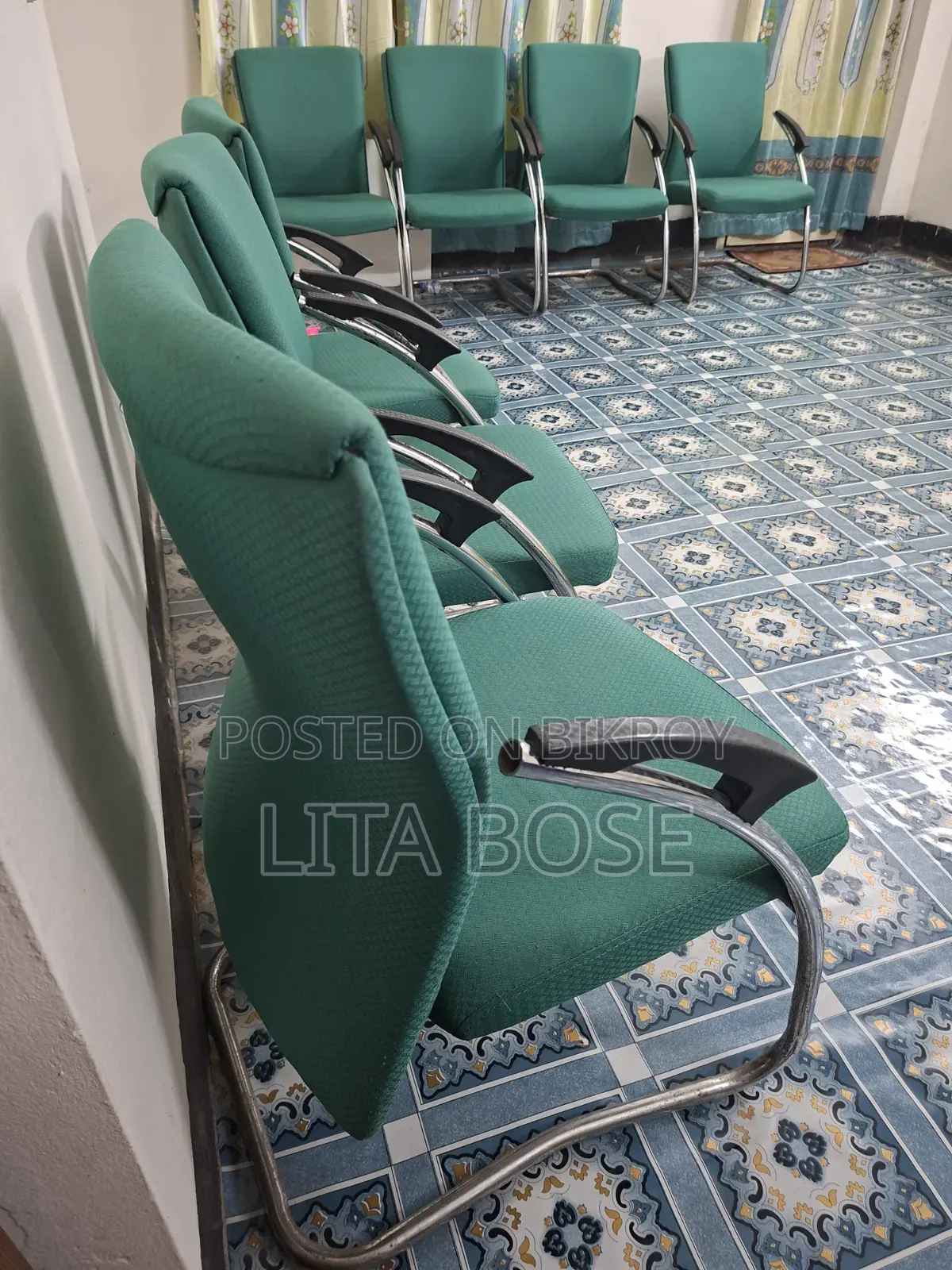 Chair / Office Chair / Meeting Chairs (8 pcs)
