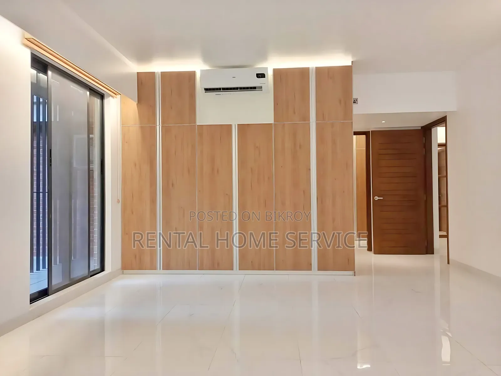 4 Bedroom Apartment in Semi Furnished for rent