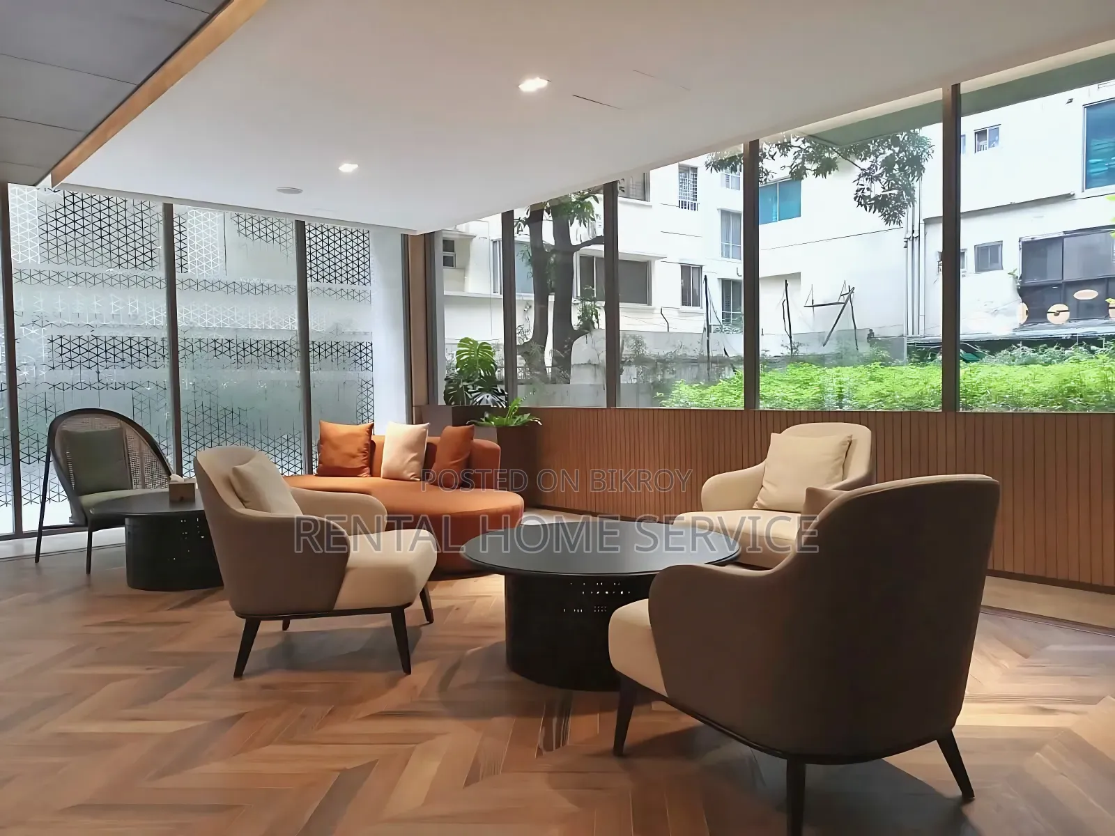 4 Bedroom Apartment in Semi Furnished for rent