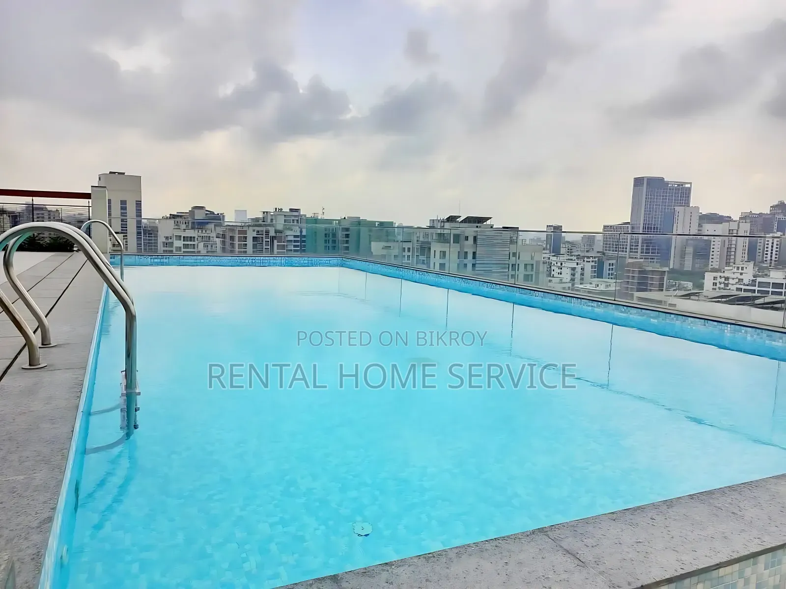 4 Bedroom Apartment in Semi Furnished for rent