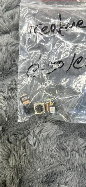 সি৩০এস ক্যামেরা সামনের এবং পেছনের