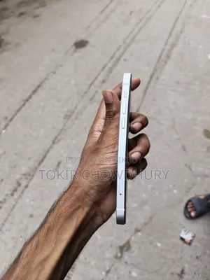 অ্যাপল আইফোন ১২ ১২৮ জিবি হোয়াইট