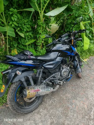বাজাজ পালসার ১৫০ ২০২১ ব্ল্যাক