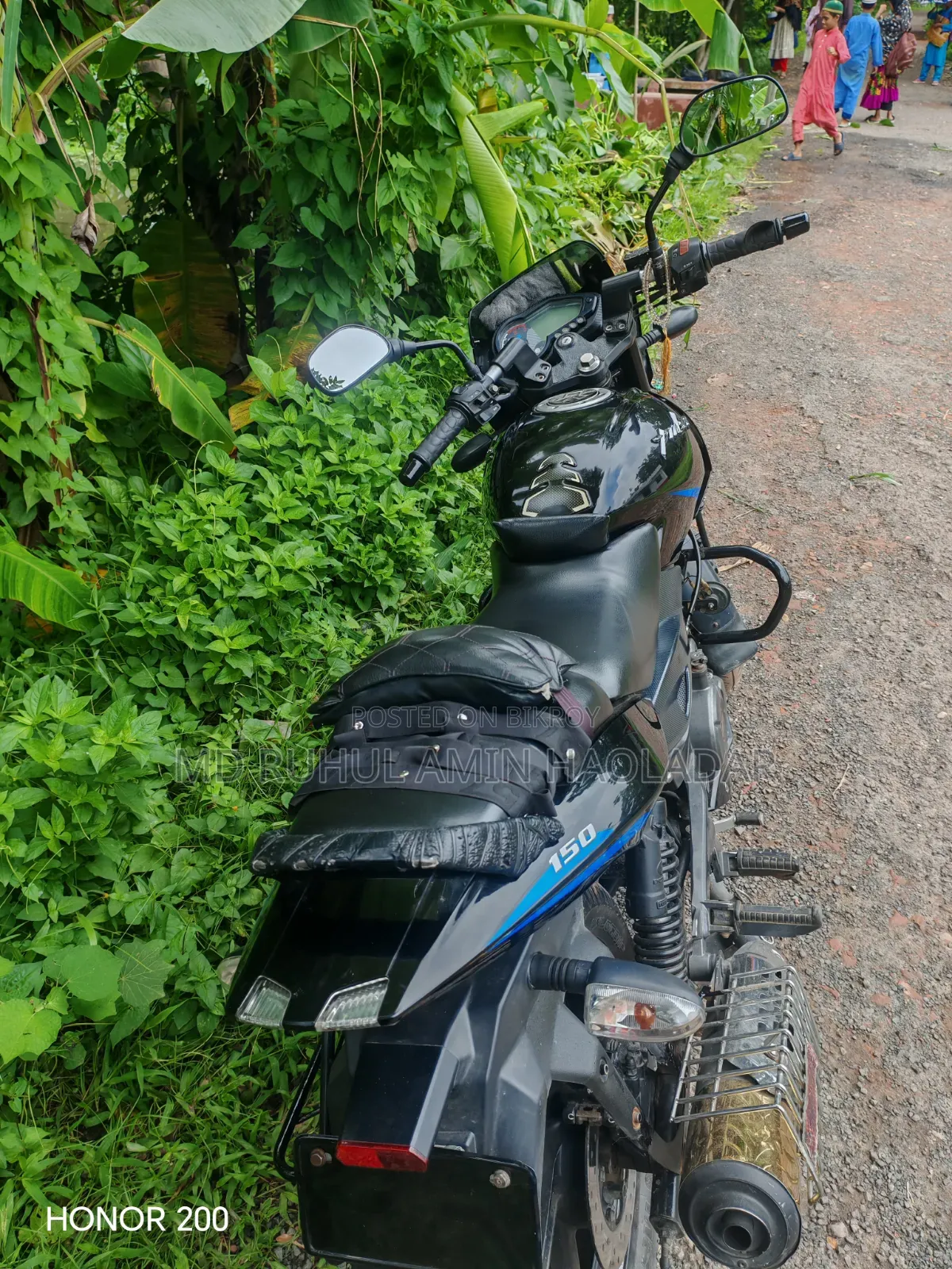 বাজাজ পালসার ১৫০ ২০২১ ব্ল্যাক