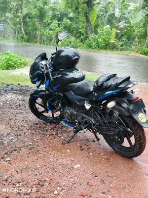 বাজাজ পালসার ১৫০ ২০২১ ব্ল্যাক