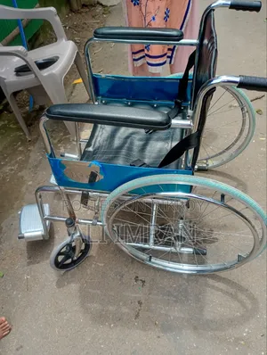 একটি মেডিকেল হুইল চেয়ার বিক্রি করা হবে