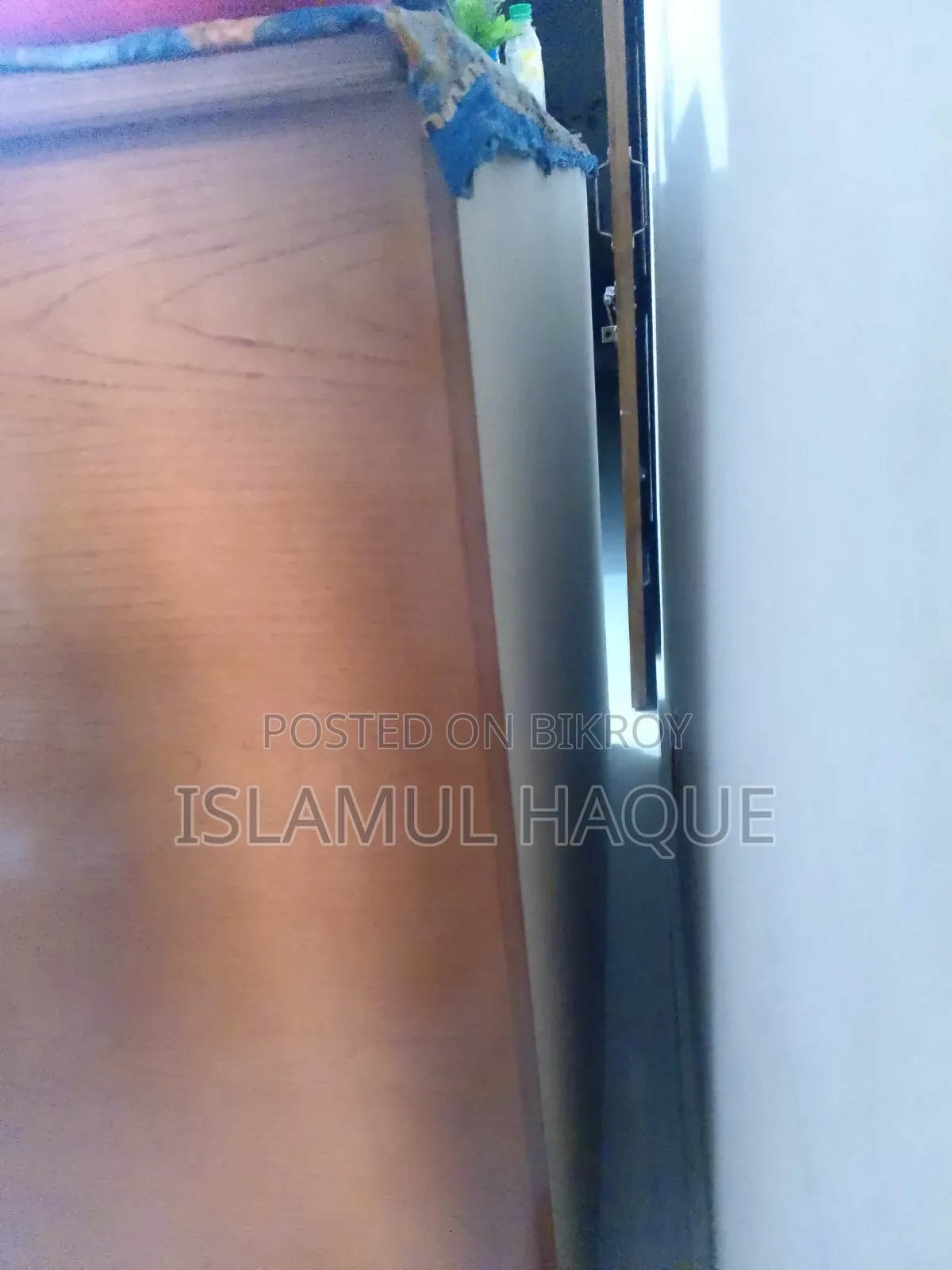 কানাডিয়ান উড ওয়ার্ডরোব