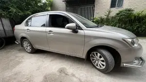 টয়োটা অ্যাক্সিও ১.৫ এক্স ২ডাব্লিউডি ২০১৪ বেইজ