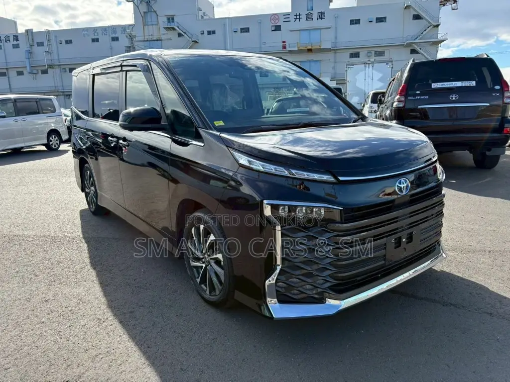 Toyota Voxy Hybrid S-Z Two-Wheel Drive Seven-Seater 2022 Black