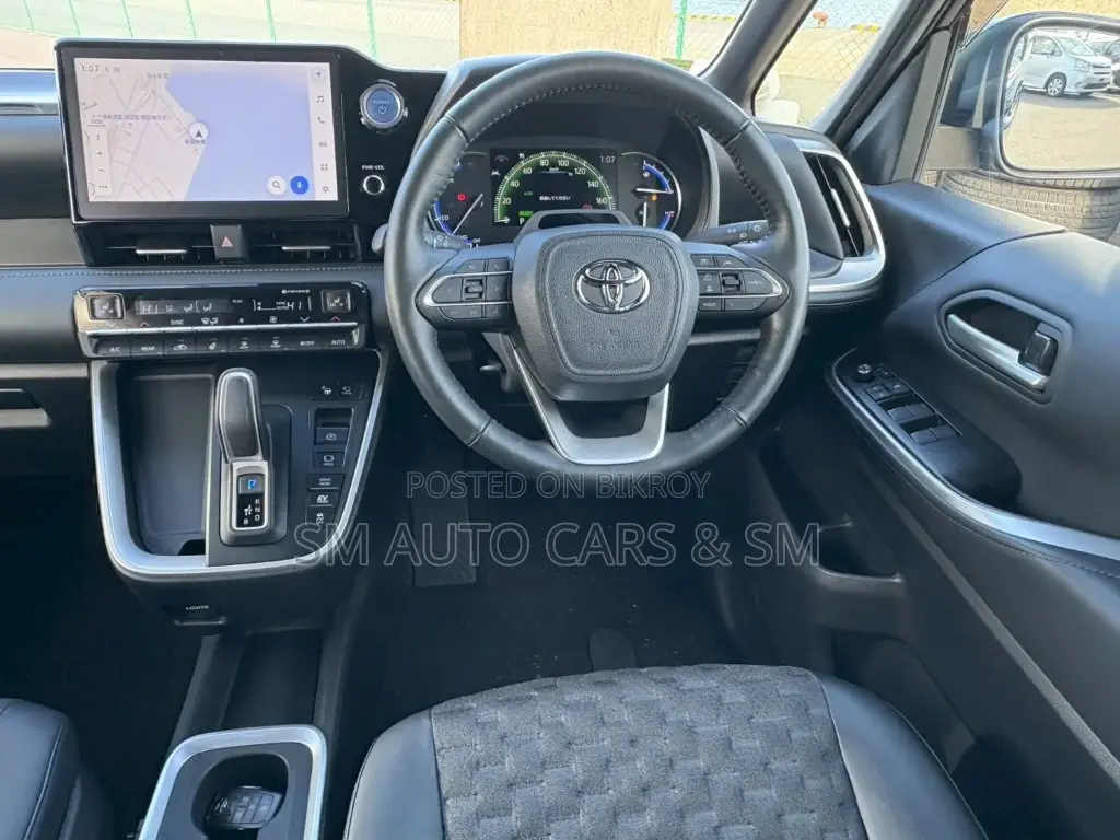 Toyota Voxy Hybrid S-Z Two-Wheel Drive Seven-Seater 2022 Black